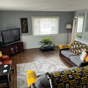 https://pittsburgh-escape-with-pool-3-mi-to-downtown.hotels-in-pittsburgh.com